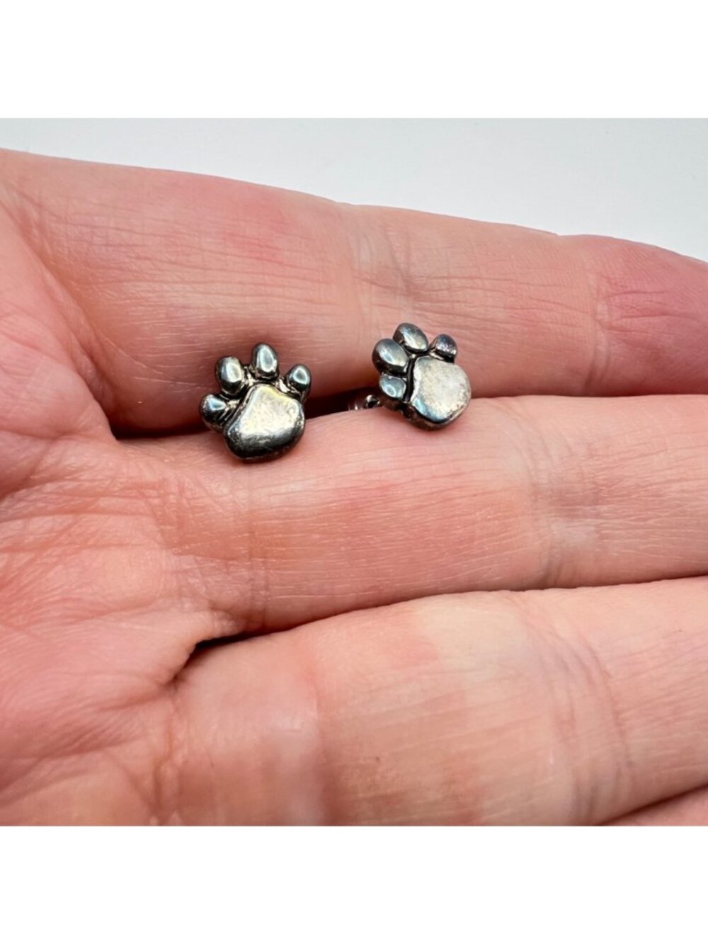 Vintage Paw Print Stud Earrings Thailand Silver Tone Dog Cat Lover Gift Box NOS - Picture 2 of 7